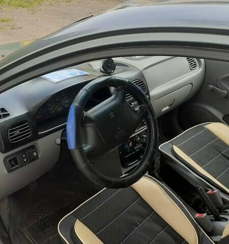 Серый Киа Рио, объемом двигателя 0 л и пробегом 240 тыс. км за 3489 $, фото 7 на Automoto.ua