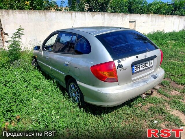 Серый Киа Рио, объемом двигателя 1.5 л и пробегом 100 тыс. км за 1550 $, фото 1 на Automoto.ua