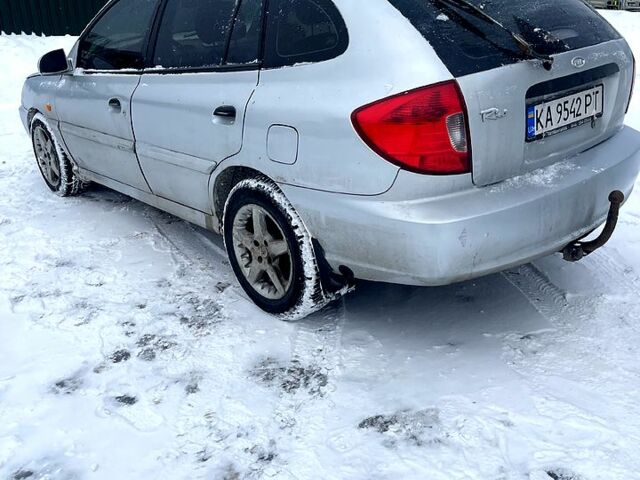 Серый Киа Рио, объемом двигателя 1.3 л и пробегом 402 тыс. км за 3300 $, фото 3 на Automoto.ua