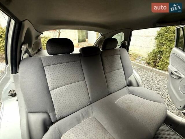 Серый Киа Рио, объемом двигателя 1.4 л и пробегом 188 тыс. км за 2900 $, фото 8 на Automoto.ua