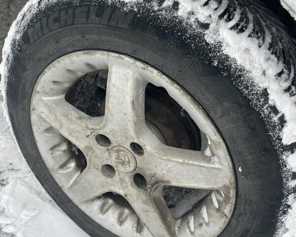 Сірий Кіа Ріо, об'ємом двигуна 1.34 л та пробігом 402 тис. км за 3300 $, фото 15 на Automoto.ua