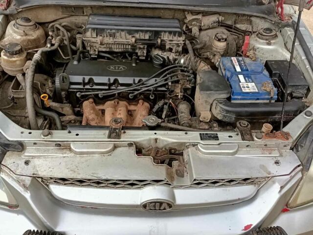 Серый Киа Рио, объемом двигателя 0 л и пробегом 230 тыс. км за 1100 $, фото 4 на Automoto.ua