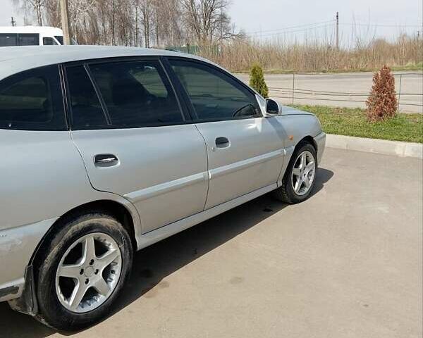 Серый Киа Рио, объемом двигателя 1.34 л и пробегом 380 тыс. км за 3000 $, фото 4 на Automoto.ua