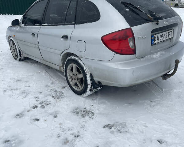 Сірий Кіа Ріо, об'ємом двигуна 1.34 л та пробігом 402 тис. км за 3300 $, фото 2 на Automoto.ua
