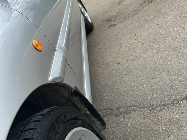 Серый Киа Рио, объемом двигателя 1.3 л и пробегом 225 тыс. км за 2500 $, фото 3 на Automoto.ua