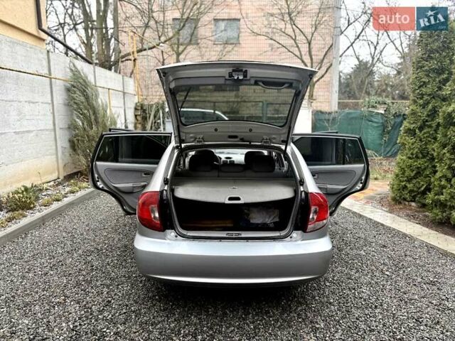 Серый Киа Рио, объемом двигателя 1.4 л и пробегом 188 тыс. км за 2900 $, фото 5 на Automoto.ua