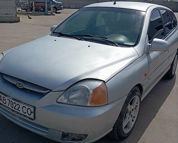 Серый Киа Рио, объемом двигателя 1.34 л и пробегом 380 тыс. км за 3000 $, фото 2 на Automoto.ua