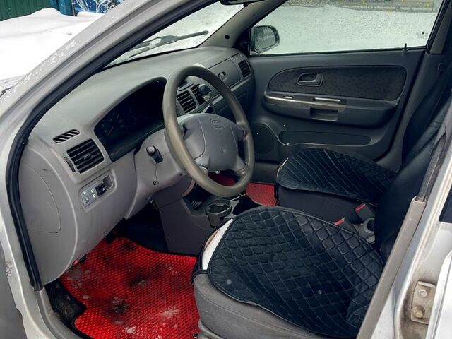 Серый Киа Рио, объемом двигателя 1.3 л и пробегом 402 тыс. км за 3300 $, фото 6 на Automoto.ua