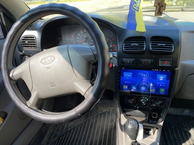 Серый Киа Рио, объемом двигателя 1.3 л и пробегом 250 тыс. км за 3100 $, фото 7 на Automoto.ua