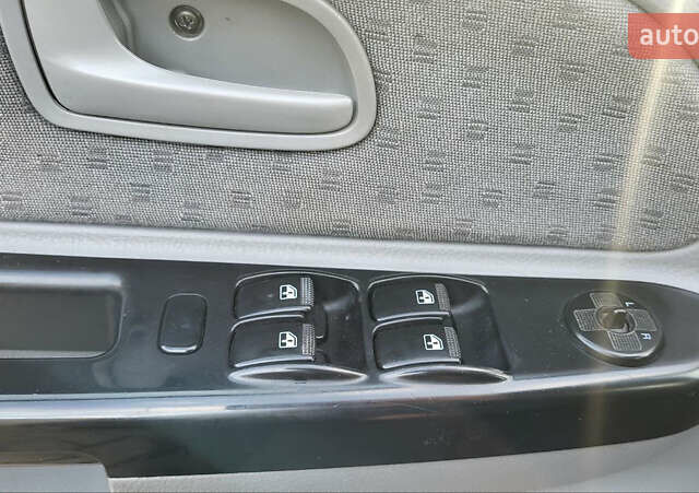 Сірий Кіа Ріо, об'ємом двигуна 1.49 л та пробігом 236 тис. км за 3300 $, фото 17 на Automoto.ua