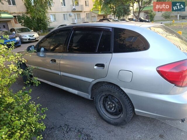 Сірий Кіа Ріо, об'ємом двигуна 1.3 л та пробігом 300 тис. км за 2000 $, фото 1 на Automoto.ua