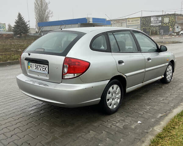 Серый Киа Рио, объемом двигателя 1.34 л и пробегом 470 тыс. км за 2500 $, фото 3 на Automoto.ua