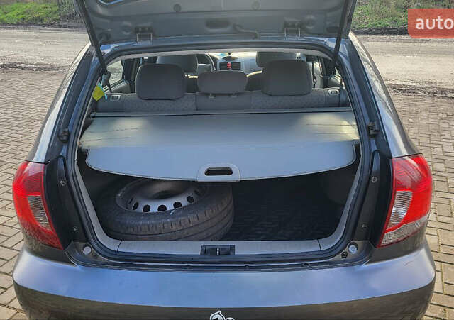 Сірий Кіа Ріо, об'ємом двигуна 1.49 л та пробігом 236 тис. км за 3300 $, фото 21 на Automoto.ua