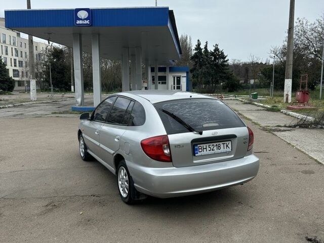 Серый Киа Рио, объемом двигателя 1.3 л и пробегом 225 тыс. км за 2500 $, фото 4 на Automoto.ua