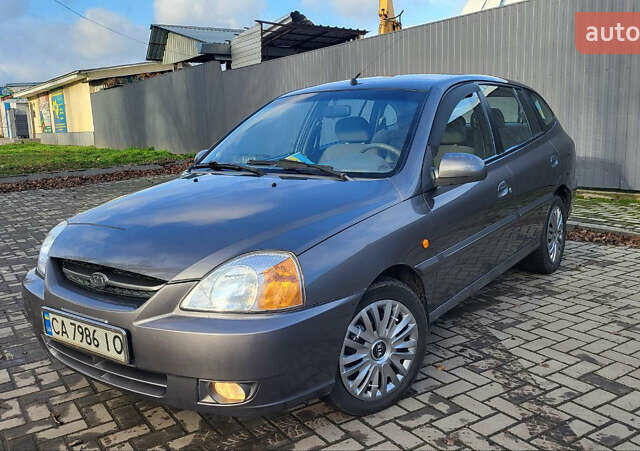 Сірий Кіа Ріо, об'ємом двигуна 1.49 л та пробігом 236 тис. км за 3300 $, фото 1 на Automoto.ua