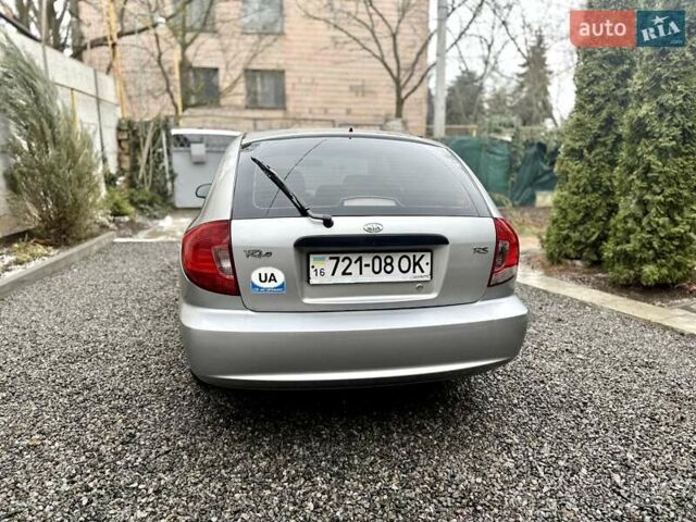 Серый Киа Рио, объемом двигателя 1.4 л и пробегом 188 тыс. км за 2900 $, фото 6 на Automoto.ua