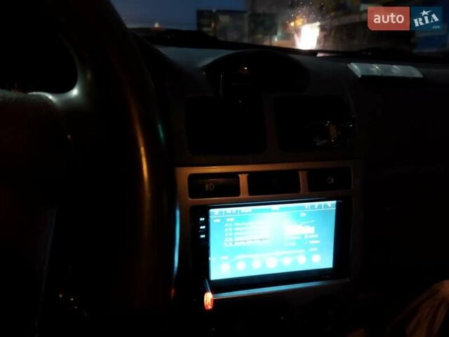 Серый Киа Рио, объемом двигателя 1.34 л и пробегом 380 тыс. км за 3000 $, фото 9 на Automoto.ua