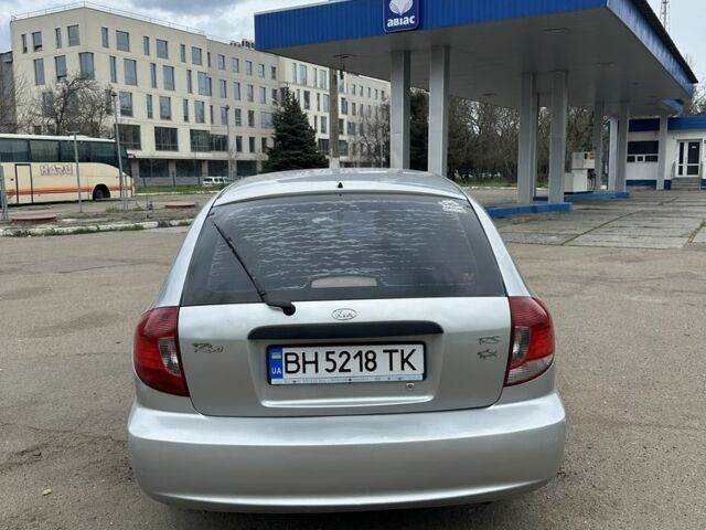 Серый Киа Рио, объемом двигателя 1.3 л и пробегом 225 тыс. км за 2500 $, фото 5 на Automoto.ua