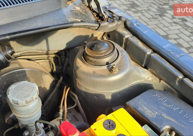 Сірий Кіа Ріо, об'ємом двигуна 1.49 л та пробігом 236 тис. км за 3300 $, фото 27 на Automoto.ua