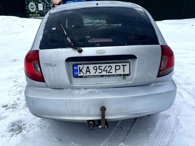 Серый Киа Рио, объемом двигателя 1.3 л и пробегом 402 тыс. км за 3300 $, фото 4 на Automoto.ua