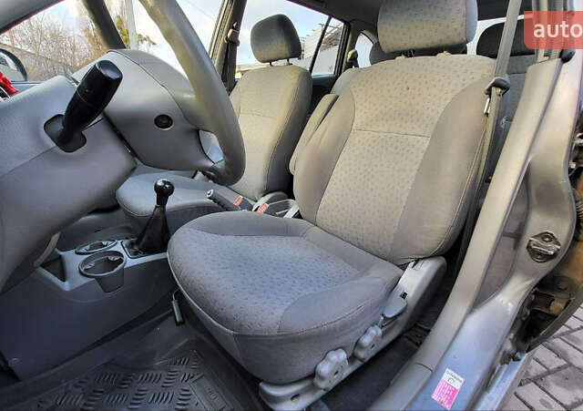 Сірий Кіа Ріо, об'ємом двигуна 1.49 л та пробігом 236 тис. км за 3600 $, фото 13 на Automoto.ua