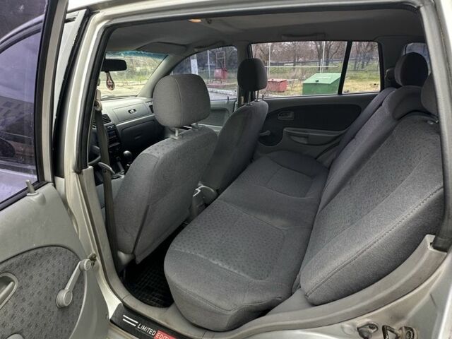 Серый Киа Рио, объемом двигателя 1.3 л и пробегом 225 тыс. км за 2500 $, фото 10 на Automoto.ua