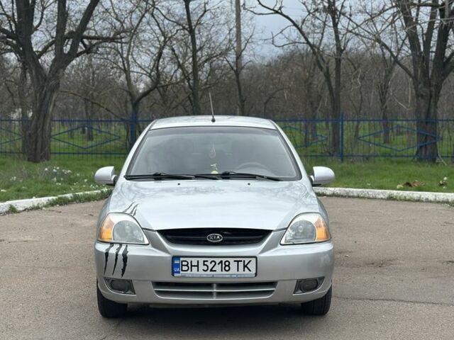 Серый Киа Рио, объемом двигателя 1.3 л и пробегом 225 тыс. км за 2500 $, фото 1 на Automoto.ua