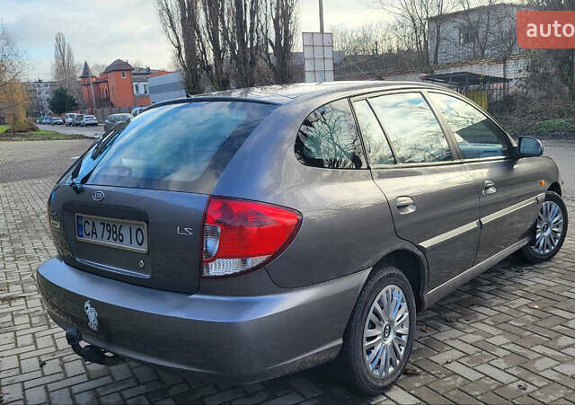 Сірий Кіа Ріо, об'ємом двигуна 1.49 л та пробігом 236 тис. км за 3300 $, фото 6 на Automoto.ua