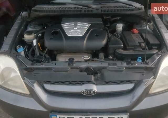 Серый Киа Рио, объемом двигателя 1.5 л и пробегом 182 тыс. км за 4500 $, фото 2 на Automoto.ua