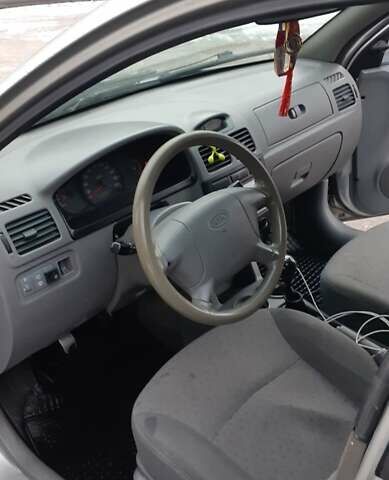 Серый Киа Рио, объемом двигателя 1.34 л и пробегом 145 тыс. км за 2300 $, фото 8 на Automoto.ua
