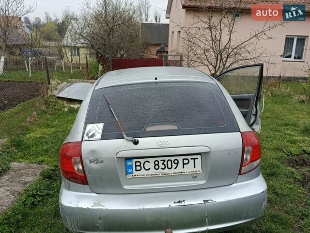 Сірий Кіа Ріо, об'ємом двигуна 1.4 л та пробігом 457 тис. км за 1100 $, фото 1 на Automoto.ua