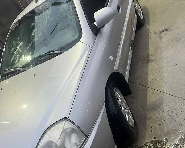 Сірий Кіа Ріо, об'ємом двигуна 1.4 л та пробігом 125 тис. км за 1600 $, фото 4 на Automoto.ua