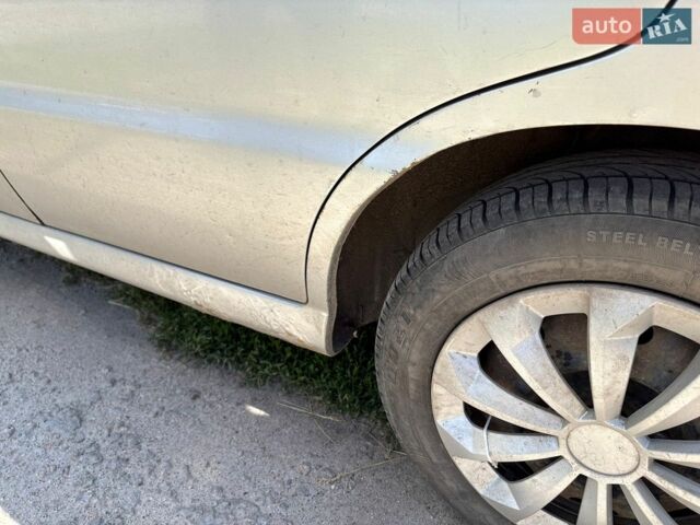 Серый Киа Рио, объемом двигателя 1.3 л и пробегом 181 тыс. км за 2200 $, фото 28 на Automoto.ua