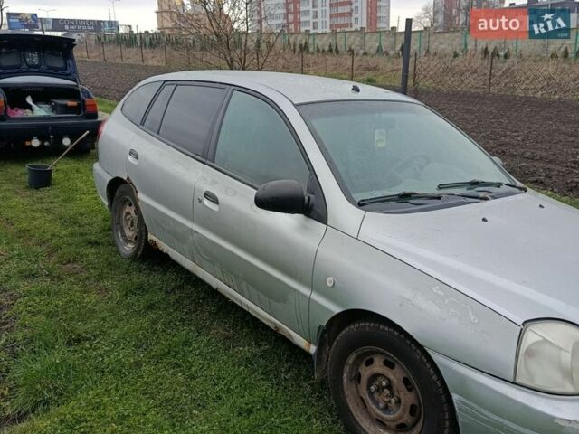 Сірий Кіа Ріо, об'ємом двигуна 1.4 л та пробігом 457 тис. км за 1100 $, фото 3 на Automoto.ua