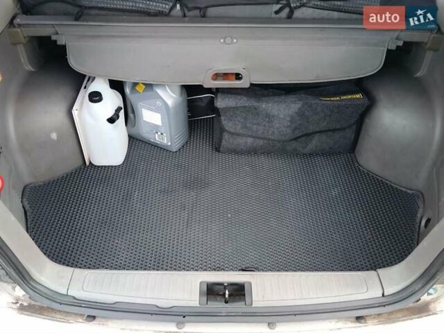 Сірий Кіа Ріо, об'ємом двигуна 1.34 л та пробігом 282 тис. км за 2700 $, фото 7 на Automoto.ua