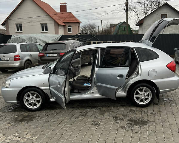 Серый Киа Рио, объемом двигателя 1.49 л и пробегом 300 тыс. км за 2500 $, фото 6 на Automoto.ua