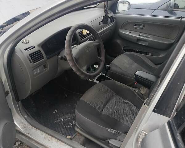 Серый Киа Рио, объемом двигателя 1.5 л и пробегом 172 тыс. км за 2200 $, фото 5 на Automoto.ua