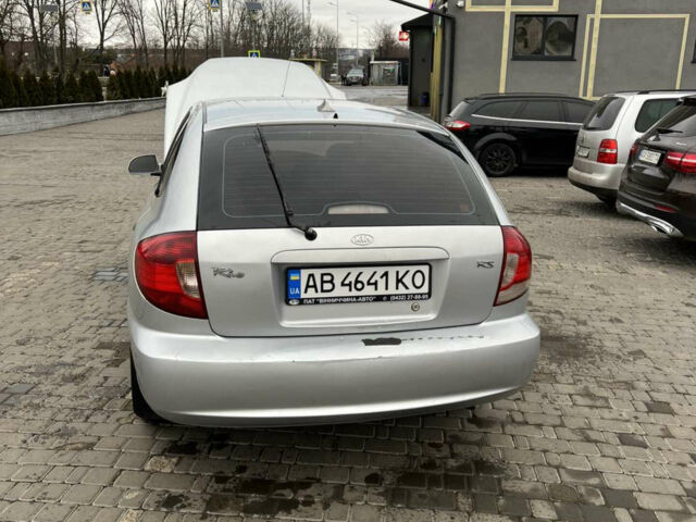 Сірий Кіа Ріо, об'ємом двигуна 1.49 л та пробігом 300 тис. км за 2500 $, фото 4 на Automoto.ua