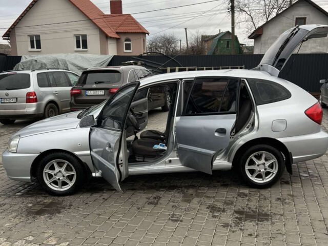 Сірий Кіа Ріо, об'ємом двигуна 1.49 л та пробігом 300 тис. км за 2500 $, фото 6 на Automoto.ua