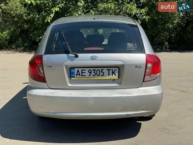 Серый Киа Рио, объемом двигателя 1.34 л и пробегом 209 тыс. км за 3300 $, фото 4 на Automoto.ua