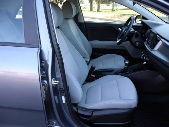 Серый Киа Рио, объемом двигателя 1.6 л и пробегом 47 тыс. км за 6000 $, фото 10 на Automoto.ua