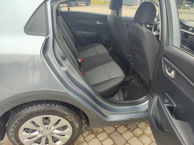 Серый Киа Рио, объемом двигателя 1.6 л и пробегом 23 тыс. км за 12950 $, фото 3 на Automoto.ua