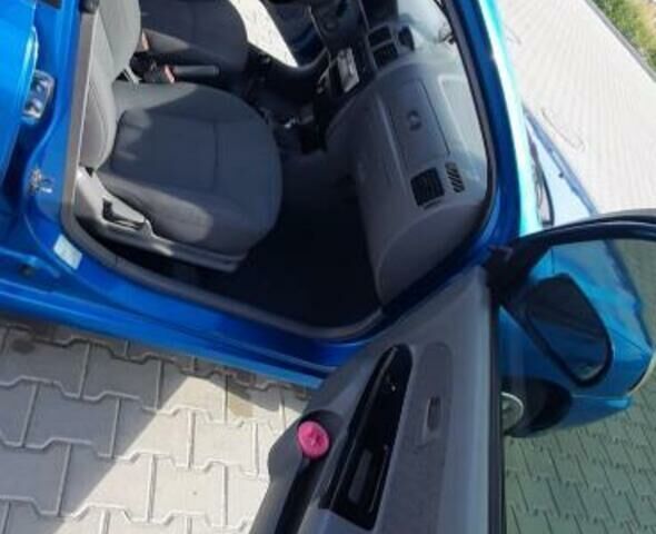 Синий Киа Рио, объемом двигателя 1.3 л и пробегом 208 тыс. км за 4800 $, фото 5 на Automoto.ua