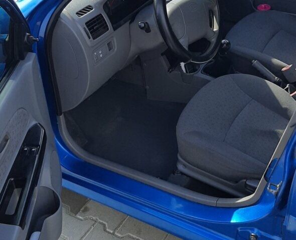 Синій Кіа Ріо, об'ємом двигуна 1.3 л та пробігом 208 тис. км за 4800 $, фото 27 на Automoto.ua