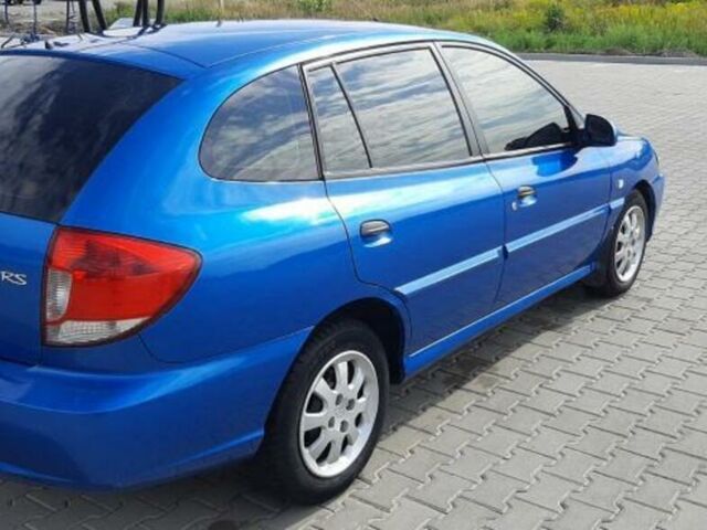 Синий Киа Рио, объемом двигателя 1.3 л и пробегом 208 тыс. км за 4800 $, фото 4 на Automoto.ua