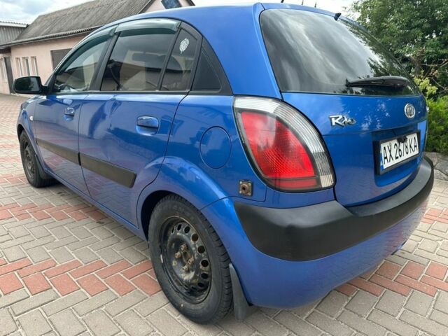 Синий Киа Рио, объемом двигателя 1.6 л и пробегом 215 тыс. км за 4800 $, фото 4 на Automoto.ua