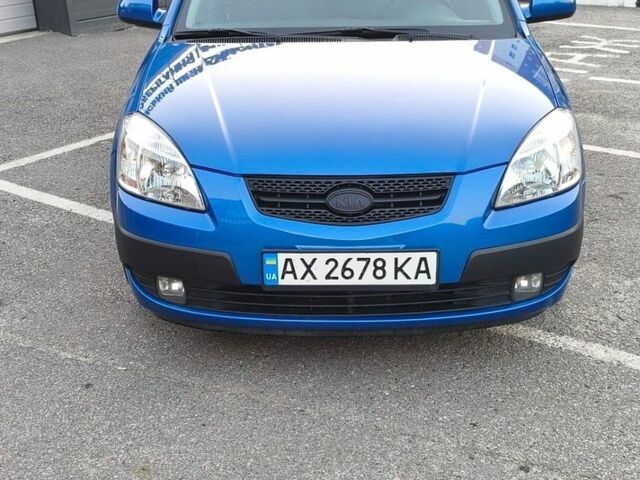 Синий Киа Рио, объемом двигателя 1.6 л и пробегом 216 тыс. км за 4300 $, фото 1 на Automoto.ua