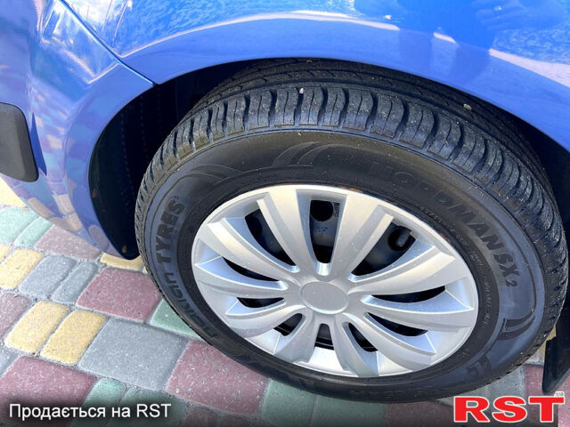 Синій Кіа Ріо, об'ємом двигуна 1.4 л та пробігом 182 тис. км за 4350 $, фото 5 на Automoto.ua
