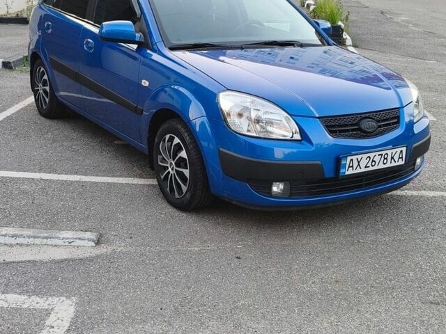Синий Киа Рио, объемом двигателя 1.6 л и пробегом 216 тыс. км за 4300 $, фото 2 на Automoto.ua