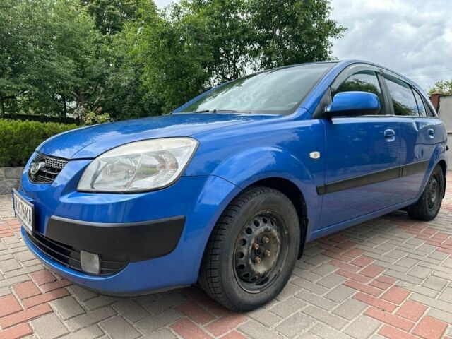 Синий Киа Рио, объемом двигателя 1.6 л и пробегом 215 тыс. км за 4800 $, фото 7 на Automoto.ua